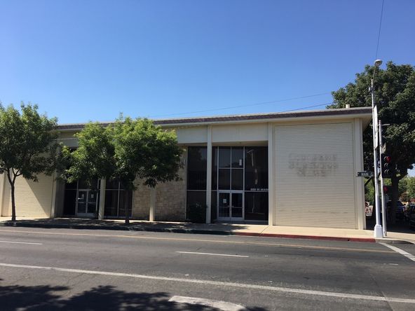 500 W Main St, Visalia, CA 93291